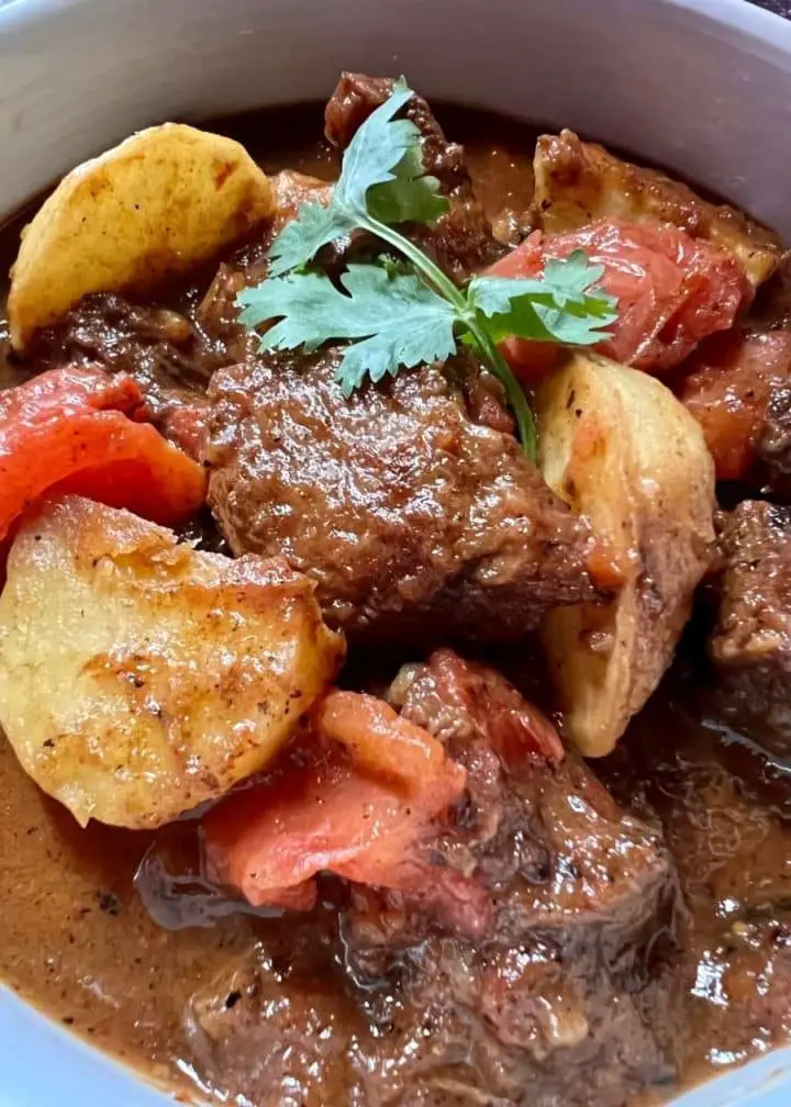 beef stew with potato and tomato
