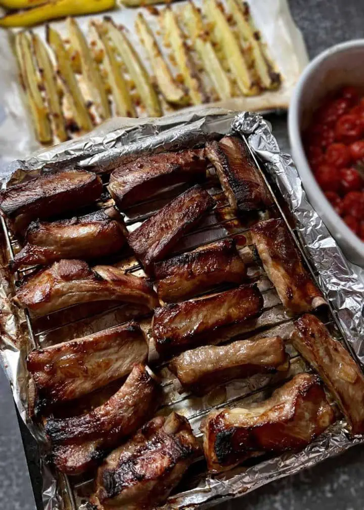 pork ribs with cherry tomato and zucchini-1
