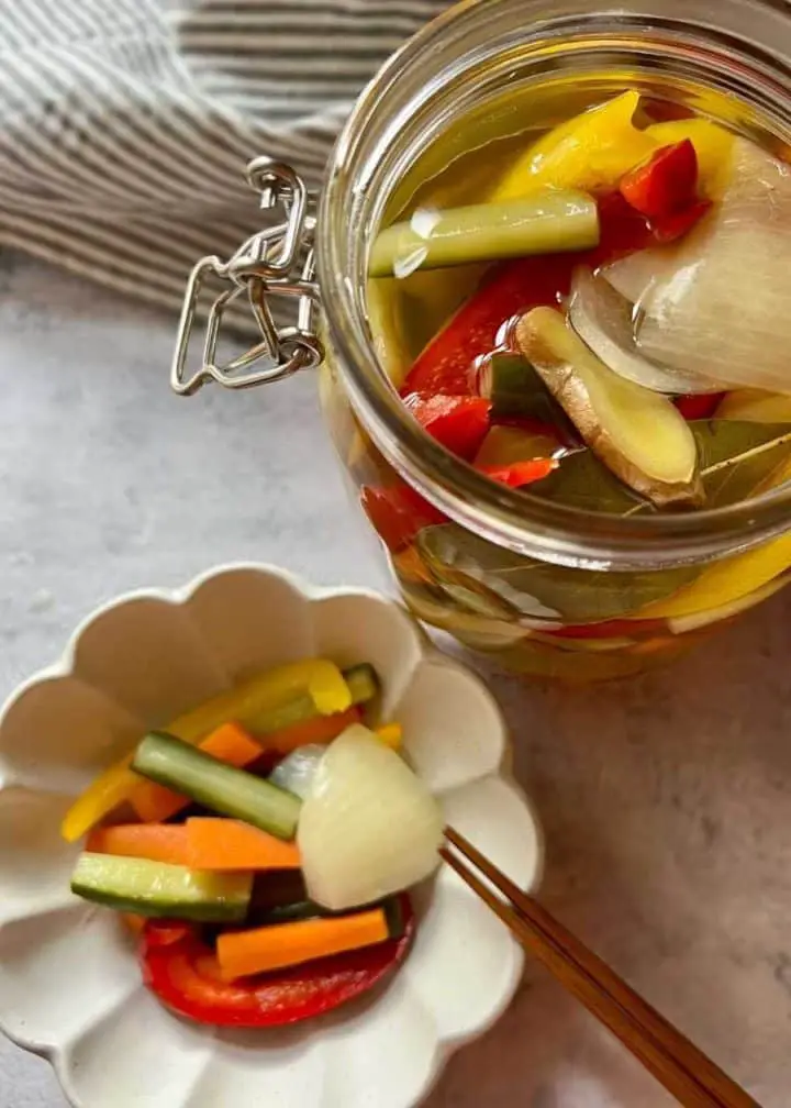Mixed vegetable pickle with vinegar