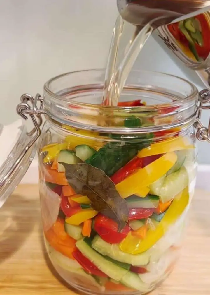 Mixed vegetable pickle with vinegar and sugar-1