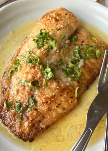 Easy Lemon Butter Sauce for Fish: Restaurant-Quality ...