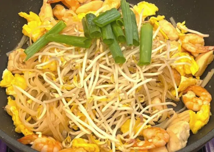 pad thai fried rice noodle