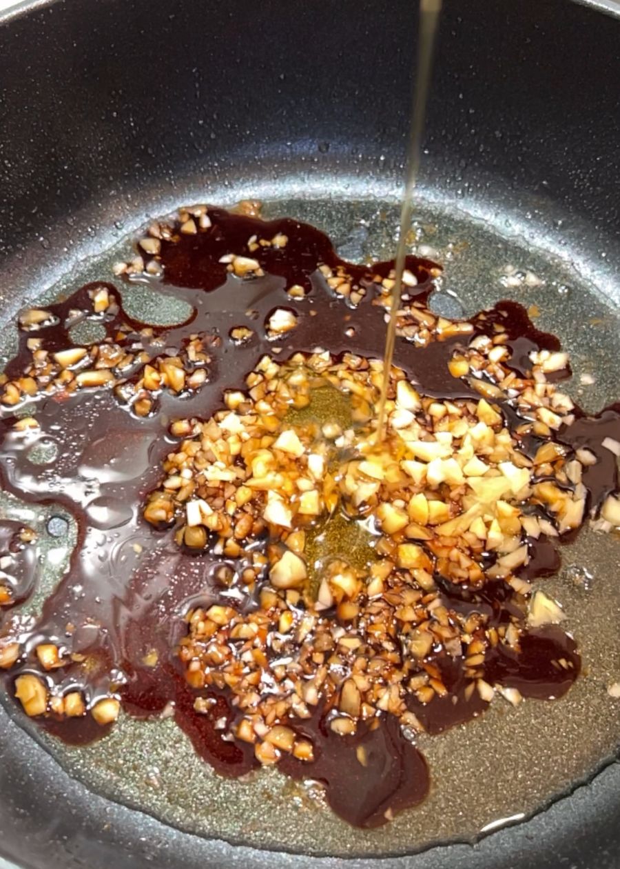 Easy Honey Garlic Soy Chicken - 15 Minutes - trychinesegoodies.com