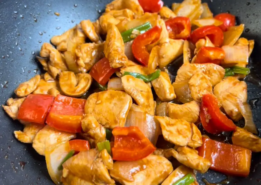 Chicken Breast Stir Fry With Chinese Red Sauce - trychinesegoodies.com